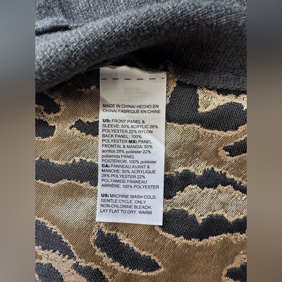 Chico’s Gray Knit Open Cardigan With Metallic Leopard Jacquard Back Size Medium - Picture 9 of 11